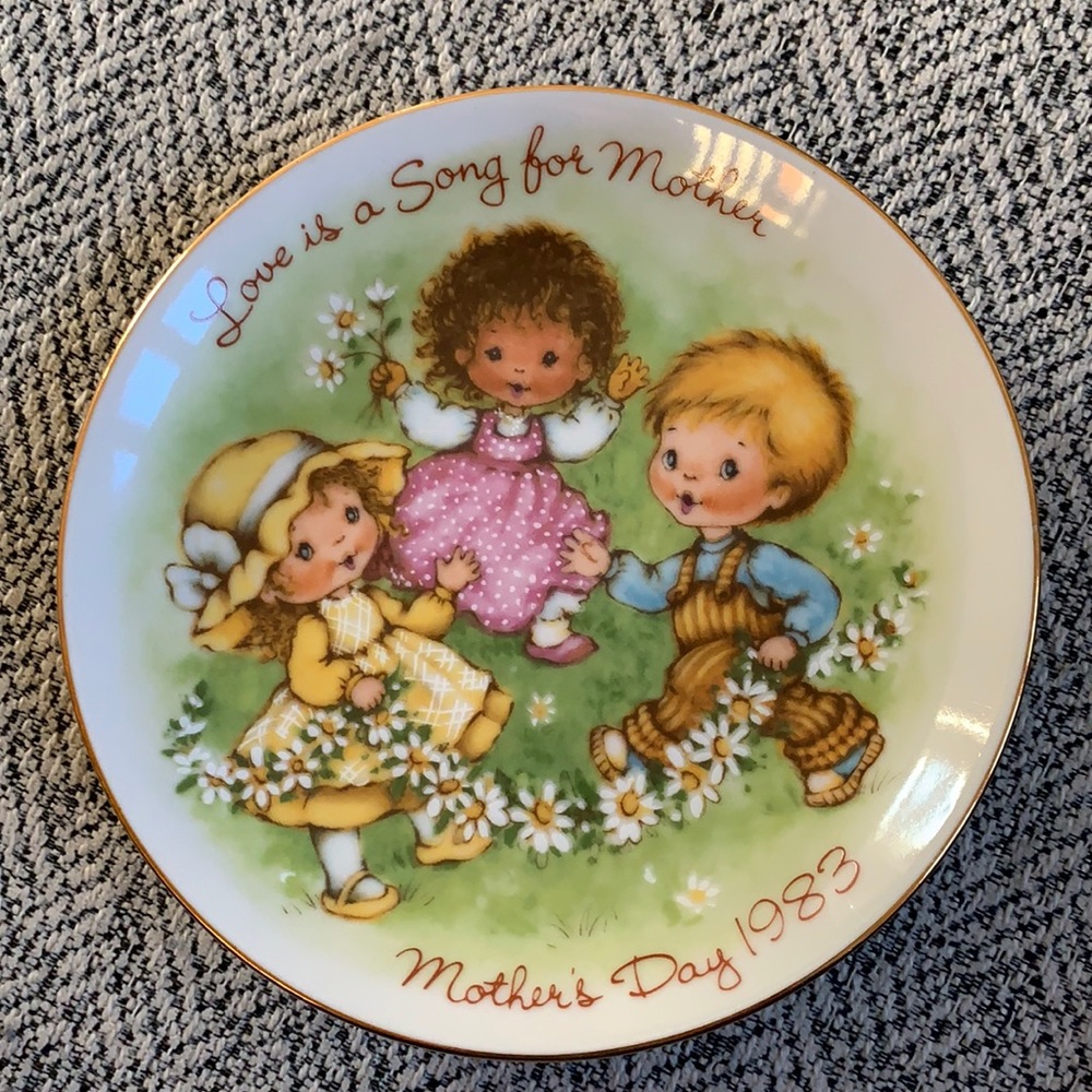 Avon 1983 Mother’s Day Plate
